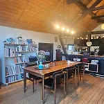 Romantic Barn With Sauna Feriehus